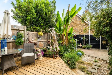 3 bedroom end of terrace house for sale, Hitcham Road, Burnham, Buckinghamshire, SL1
