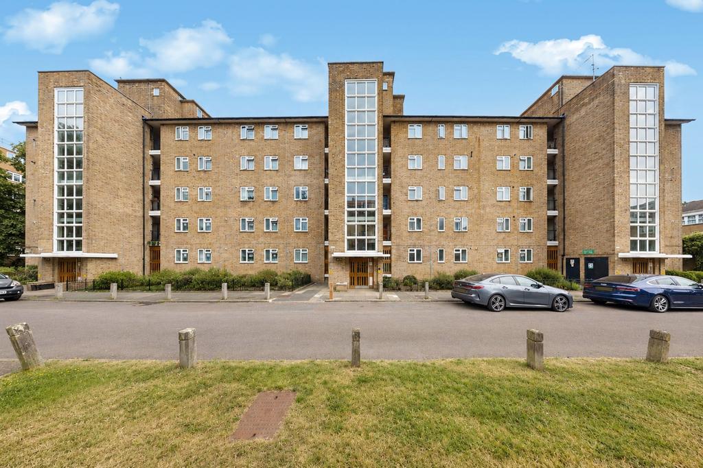 4 bedroom flat to rent