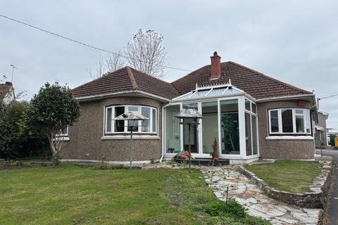 3 bedroom detached bungalow to rent, St. Austell Road, Par, PL24