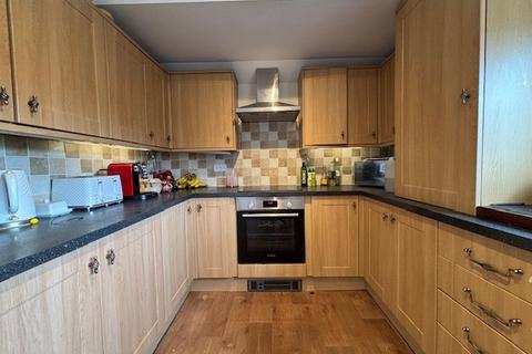 3 bedroom detached bungalow to rent, St. Austell Road, Par, PL24