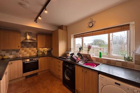 3 bedroom detached bungalow to rent, St. Austell Road, Par, PL24