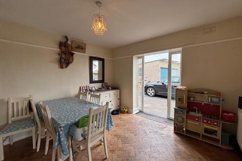 3 bedroom detached bungalow to rent, St. Austell Road, Par, PL24