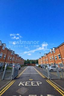 4 bedroom house to rent, Blue Fox Close, Leicester LE3