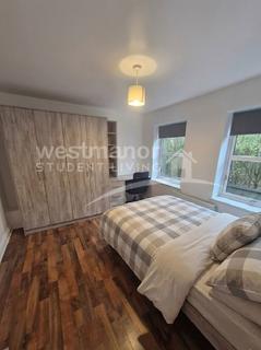 4 bedroom house to rent, Blue Fox Close, Leicester LE3