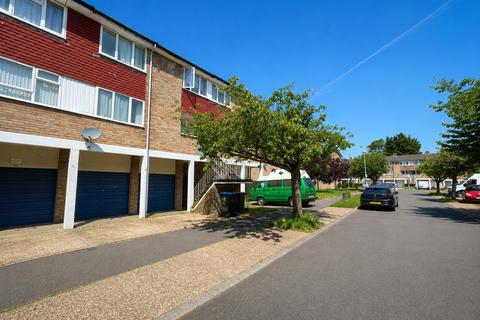 5 bedroom semi-detached house to rent, Breaks Road, Hertfordshire AL10