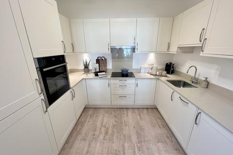 1 bedroom apartment for sale, 2-4 Sandbanks Road, Poole, BH14