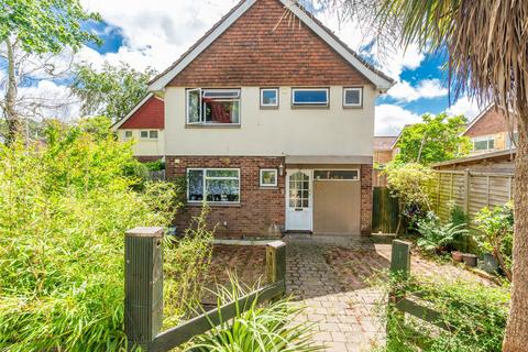 Farmlands, Pinner, HA5