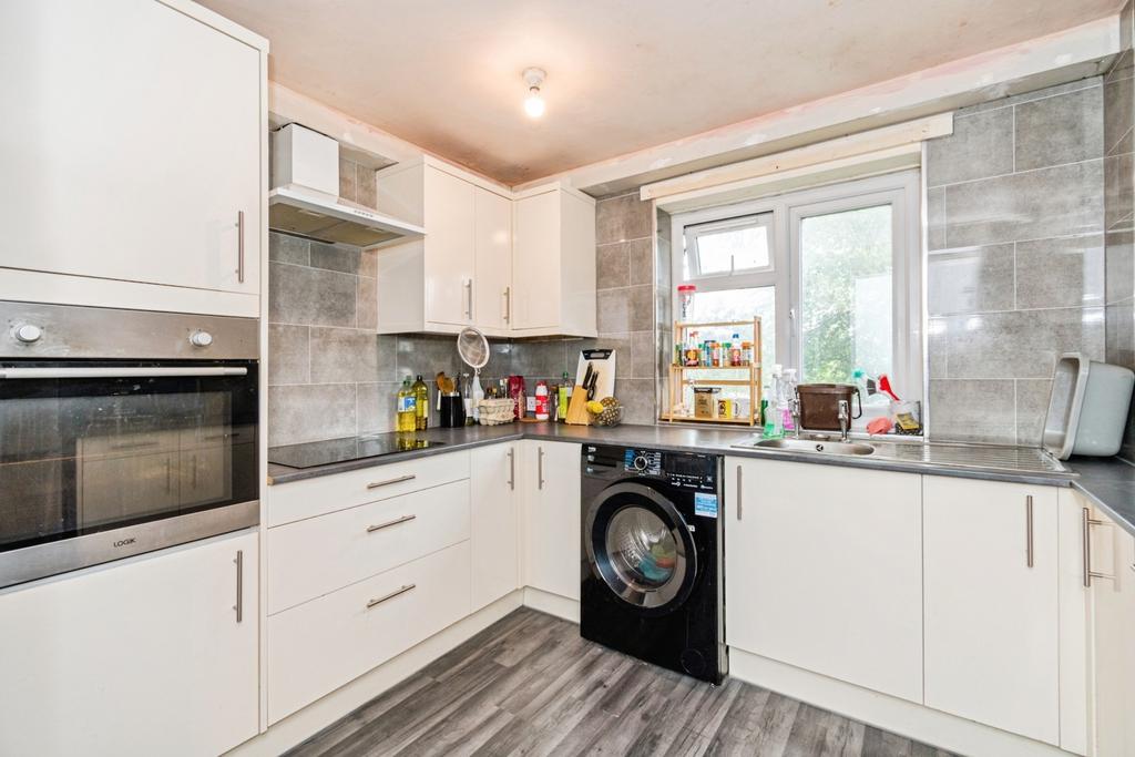 Apartment in Southampton, Mansel Park - View 2