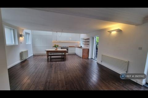 undefined, Matthias Road, London, N16