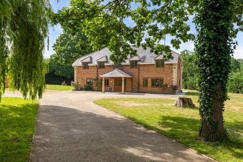5 bed detached house for rent in Bracknell Road Warfield RG42