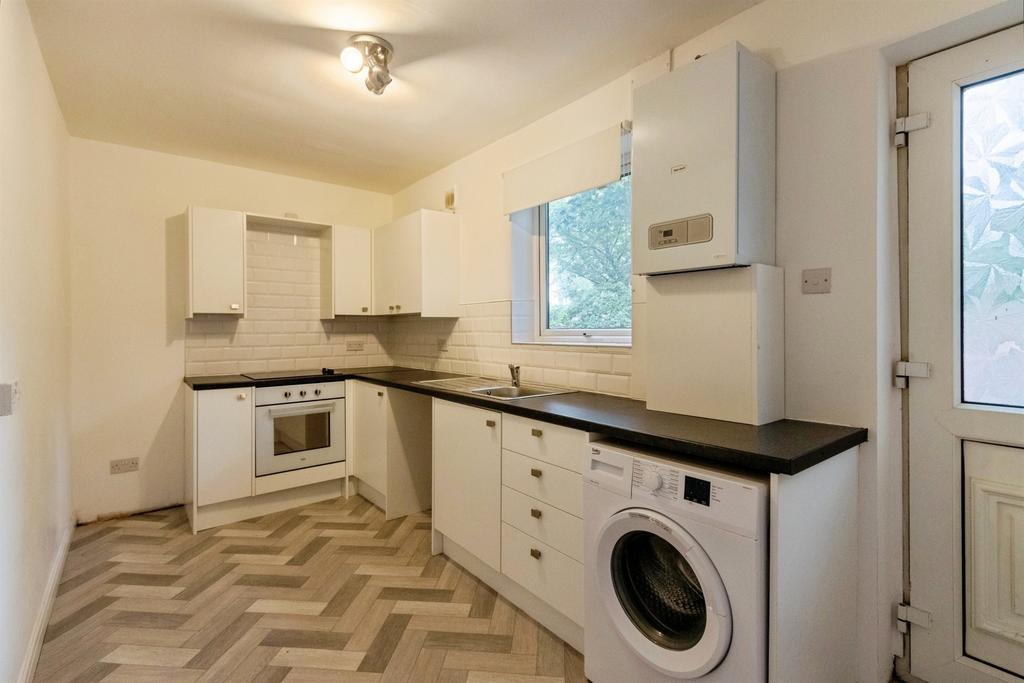 House in Leeds, West Yorkshire - View 4