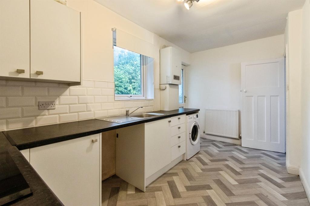 House in Leeds, West Yorkshire - View 5