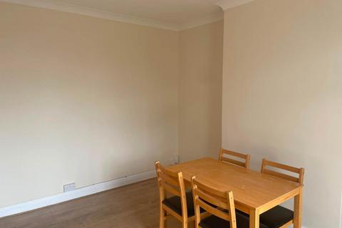 1 bedroom apartment to rent, Bath Road, Cranford