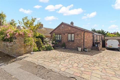 3 bedroom detached bungalow for sale, Manor Park Road, Hailsham