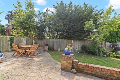 3 bedroom detached bungalow for sale, Manor Park Road, Hailsham