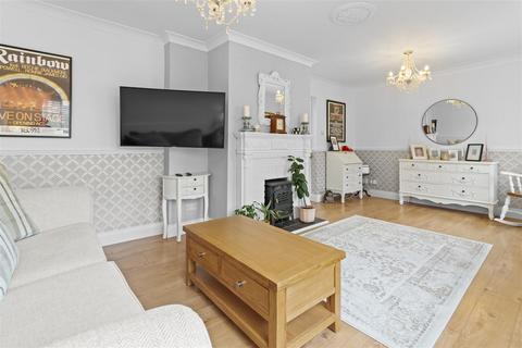 3 bedroom detached bungalow for sale, Manor Park Road, Hailsham