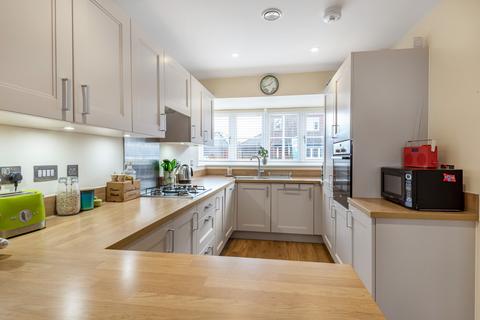 3 bedroom detached house to rent, Wokingham RG40