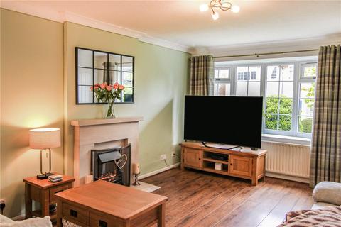 3 bedroom terraced house for sale, Aire Grove, Yeadon, Leeds, West Yorkshire, LS19