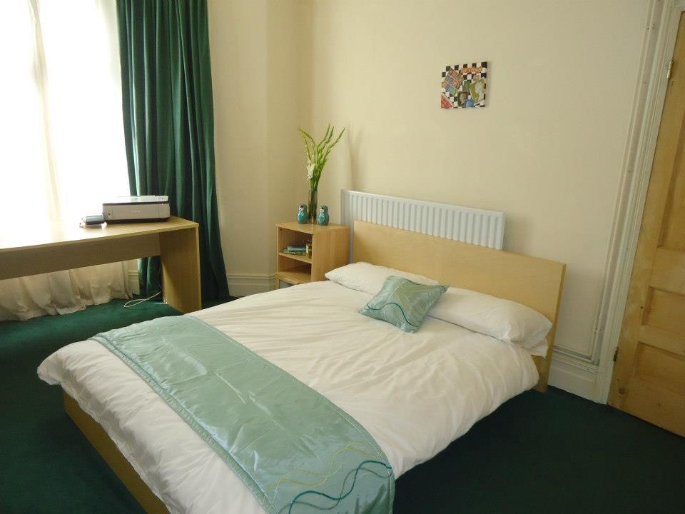 Cosmeston Street, Cathays, Cardiff – další