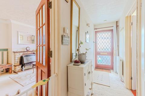2 bedroom bungalow for sale, Frognal Gardens, Teynham, Sittingbourne, Kent, ME9