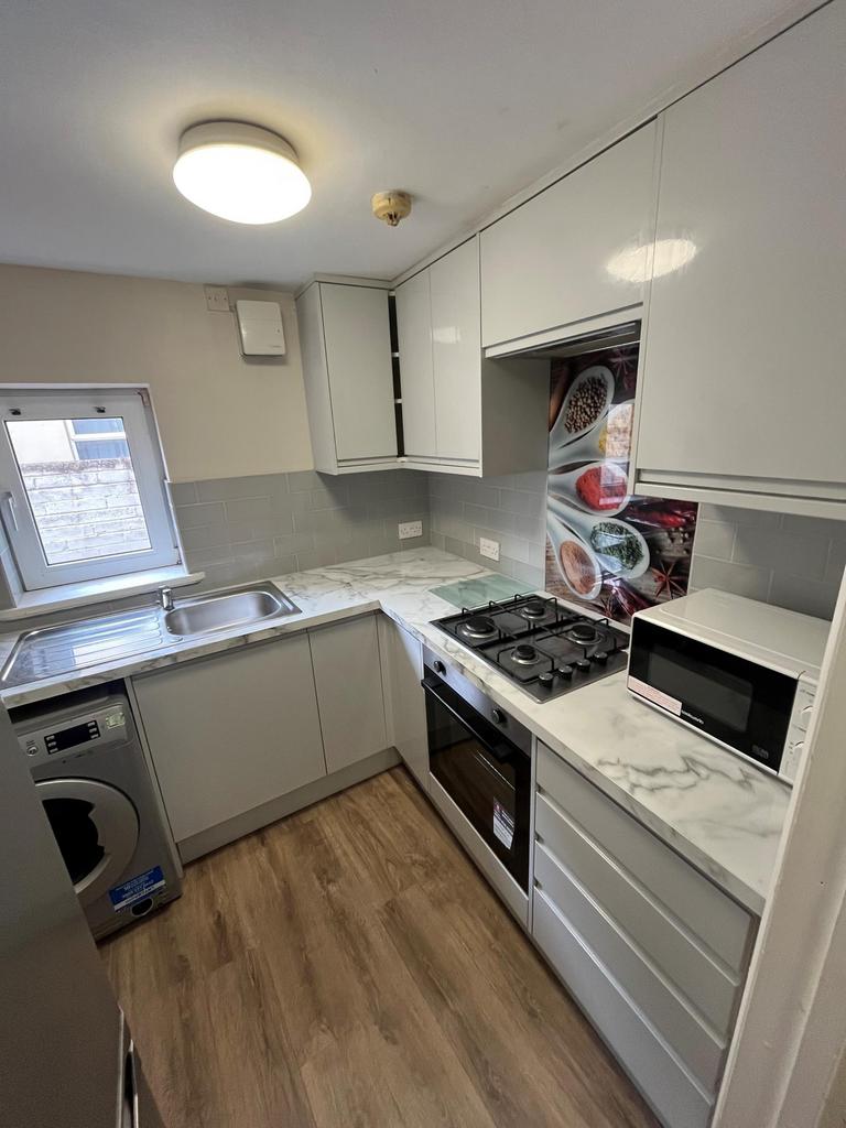 Apartment in Cardiff, Roath - View 4