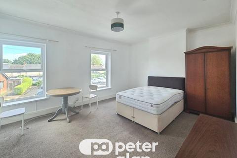 4 bedroom maisonette to rent, Belle Vue Terrace, Newport, NP20