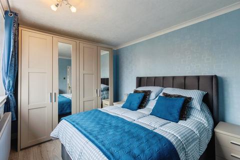2 bedroom semi-detached house for sale, Mill Green Place, LEEDS