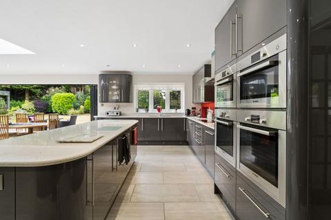 4 bedroom detached house for sale, Howe Drive, Beaconsfield, HP9