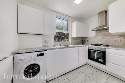 3 bedroom apartment to rent, Westcote Road, Streatham