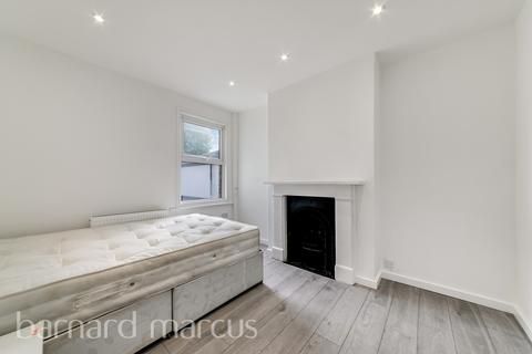 3 bedroom apartment to rent, Westcote Road, Streatham