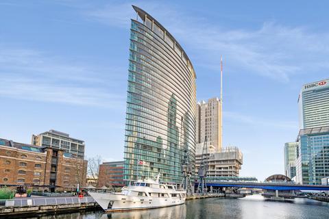 2 bedroom flat to rent, No 1 West India Quay, Hertsmere Road, London E14.