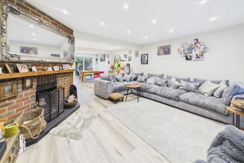 4 bedroom semi-detached house for sale, Old Dean, Bovingdon, HP3