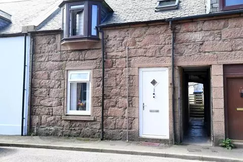 1 bedroom ground floor flat for sale