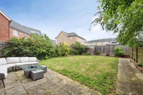 4 bedroom detached house for sale, Holmes Meadow, Redhouse Park, Milton Keynes