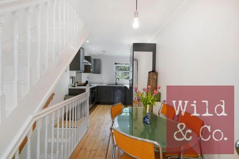 3 bedroom duplex for sale, Brookfield Road, Victoria Park, Hackney
