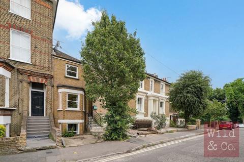 3 bedroom duplex for sale, Brookfield Road, Victoria Park, Hackney