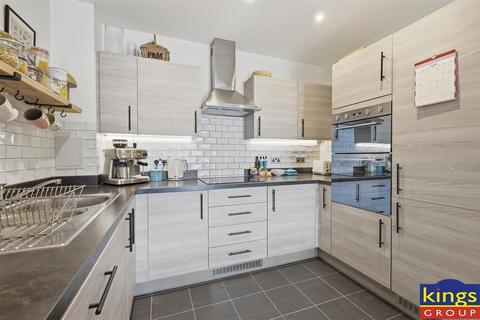 2 bedroom flat for sale, Thornbury Way, London