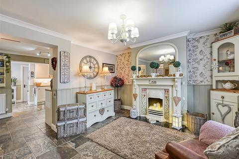2 bedroom cottage for sale, Fir Street, Sedgley, Dudley