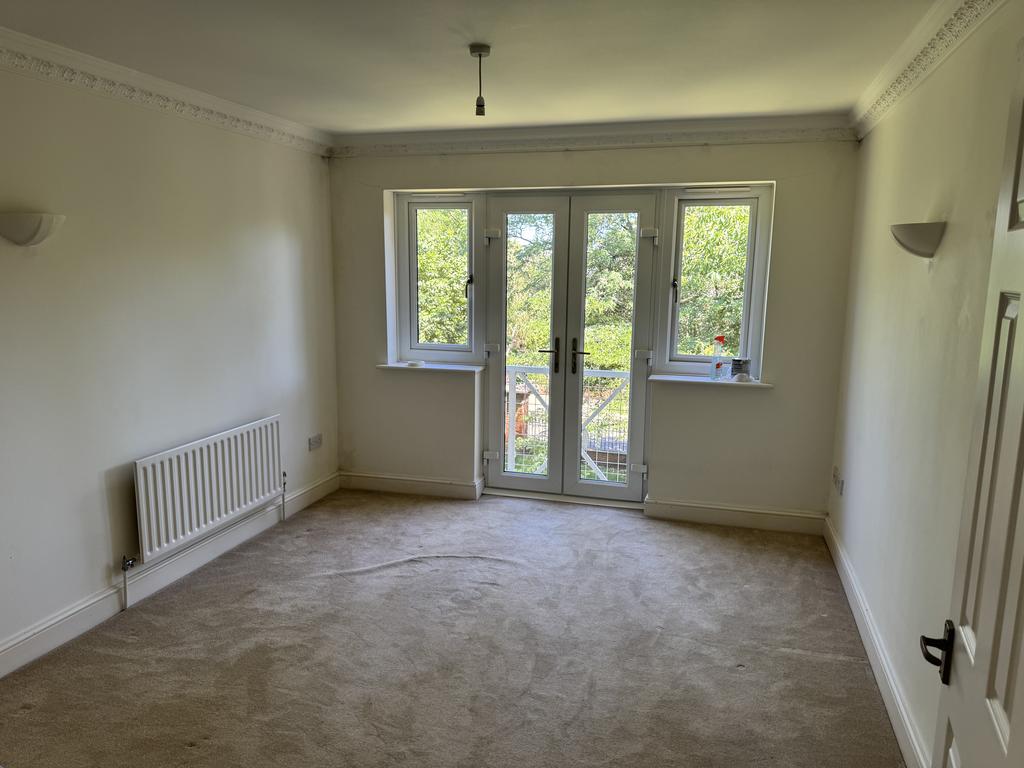 Apartment in Teddington - View 2