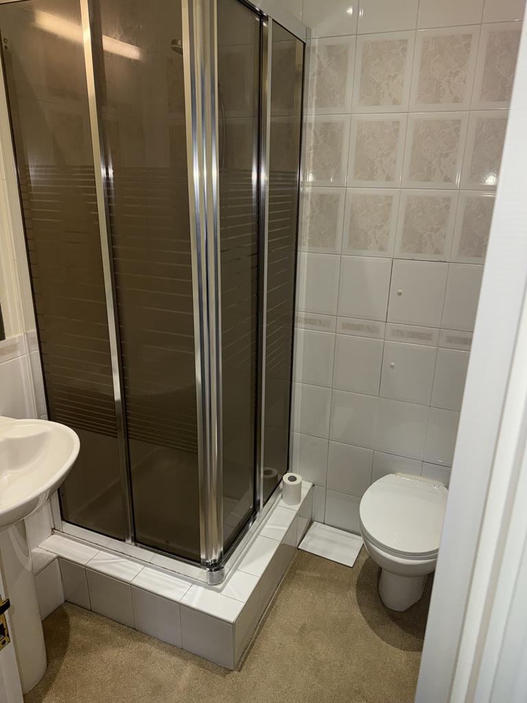 Apartment in Teddington - View 5