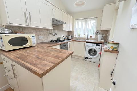 2 bedroom semi-detached bungalow for sale, Inglewood Drive, New Milton, Hampshire. BH25 6TT