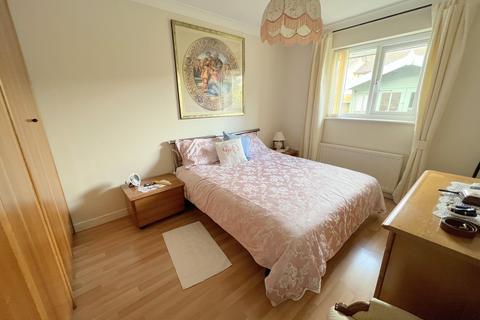 2 bedroom semi-detached bungalow for sale, Inglewood Drive, New Milton, Hampshire. BH25 6TT