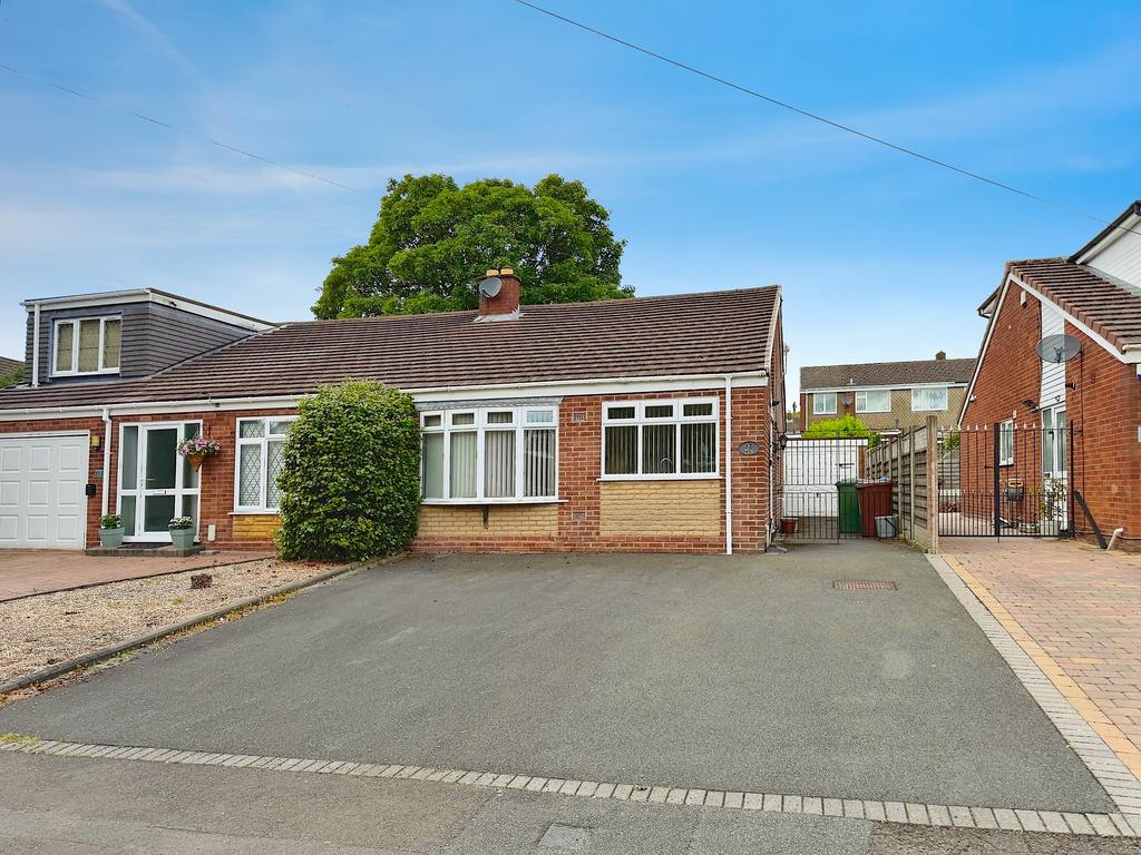 2 bedroom semi-detached bungalow for sale