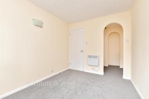 2 bedroom ground floor flat for sale, Adams Way, Croydon CR0