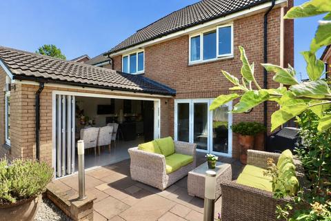 4 bedroom detached house for sale, Medlar Drive, Welton,