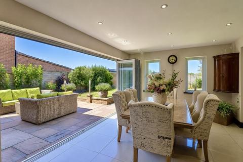4 bedroom detached house for sale, Medlar Drive, Welton,