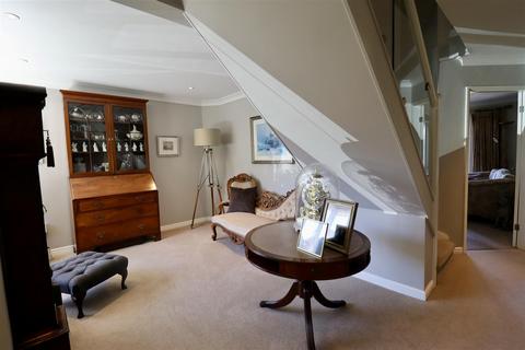 4 bedroom detached house for sale, Medlar Drive, Welton,
