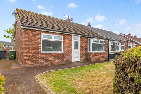 2 bedroom semi-detached bungalow to rent, Clovelly Avenue, Great Sankey, WA5