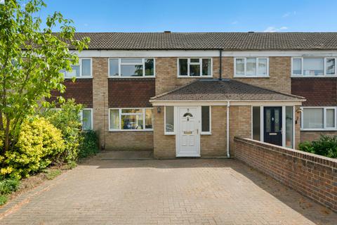 Bennett Close, Cobham, KT11