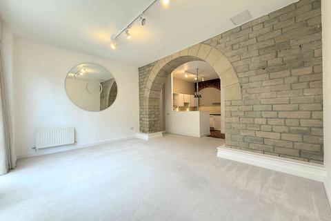 2 bedroom apartment for sale, Emily Way, Halifax HX1